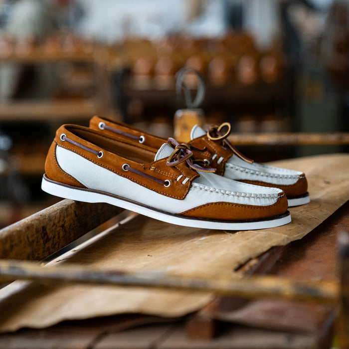 Boothbay Boat Shoe - Parchment Cotswold/Chestnut Vienna