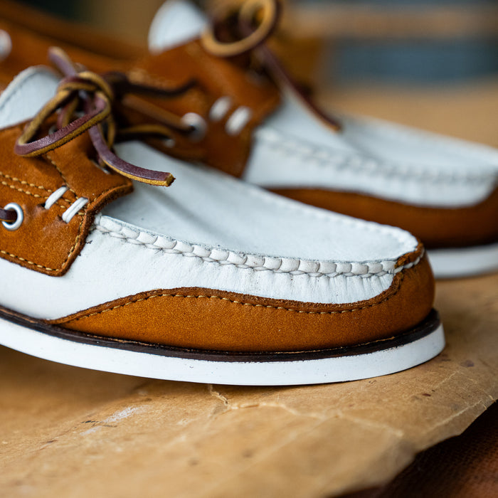 Boothbay Boat Shoe - Parchment Cotswold/Chestnut Vienna