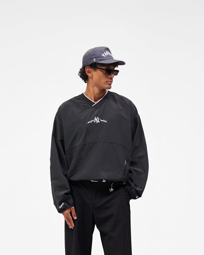Yankees_Nylon_Pullover_-_Faded_Black_04.jpg