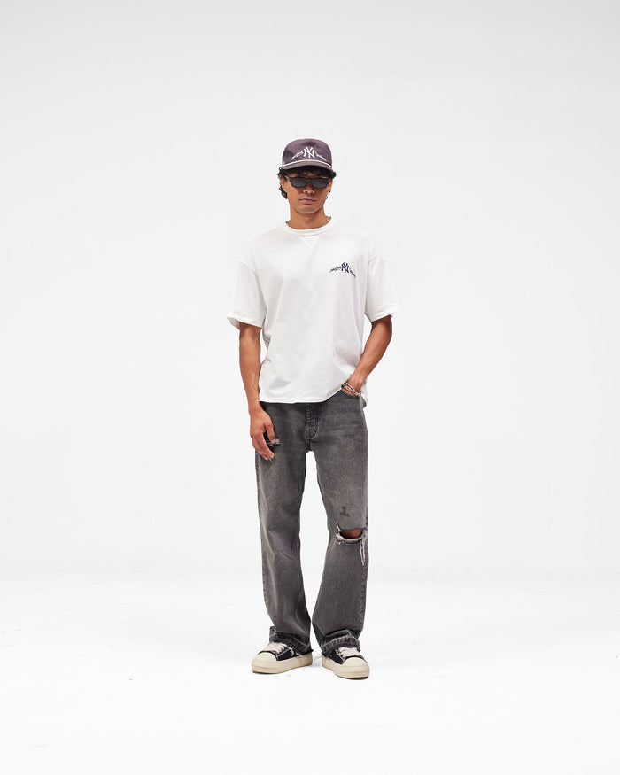 Yankees_T-Shirt_-_Flat_White_06.jpg