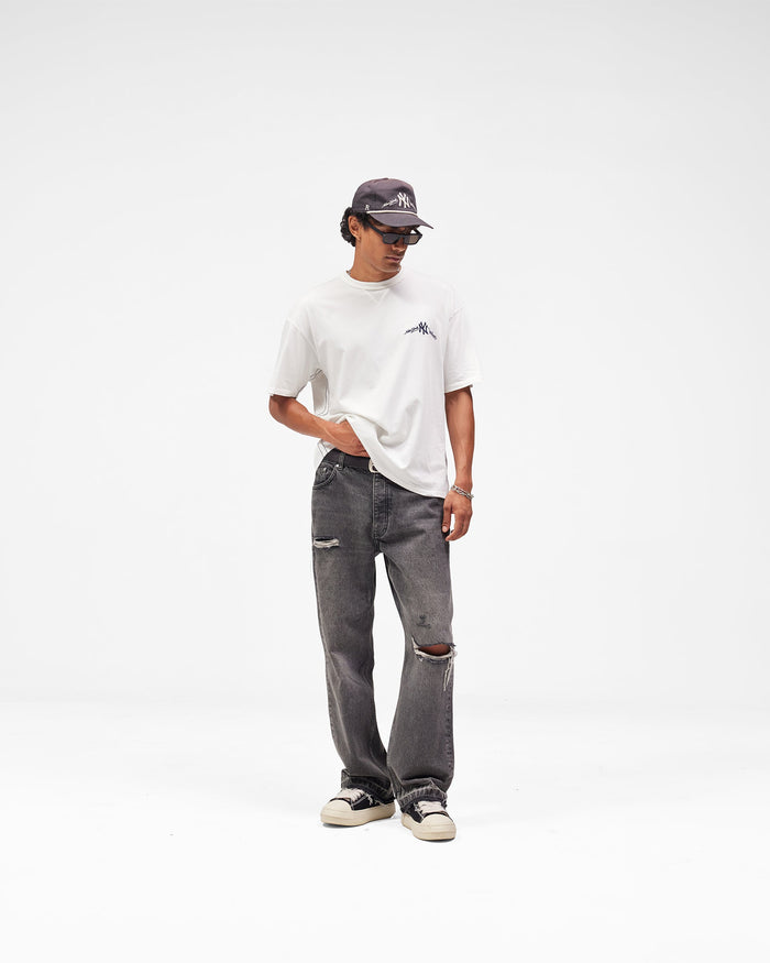 Yankees_T-Shirt_-_Flat_White_07.jpg
