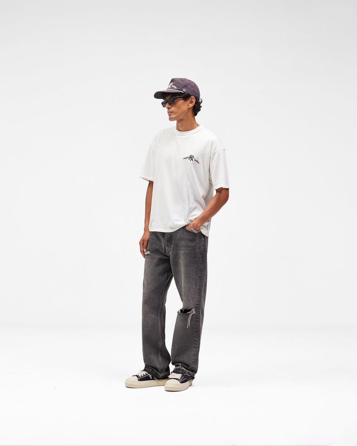 Yankees_T-Shirt_-_Flat_White_08.jpg